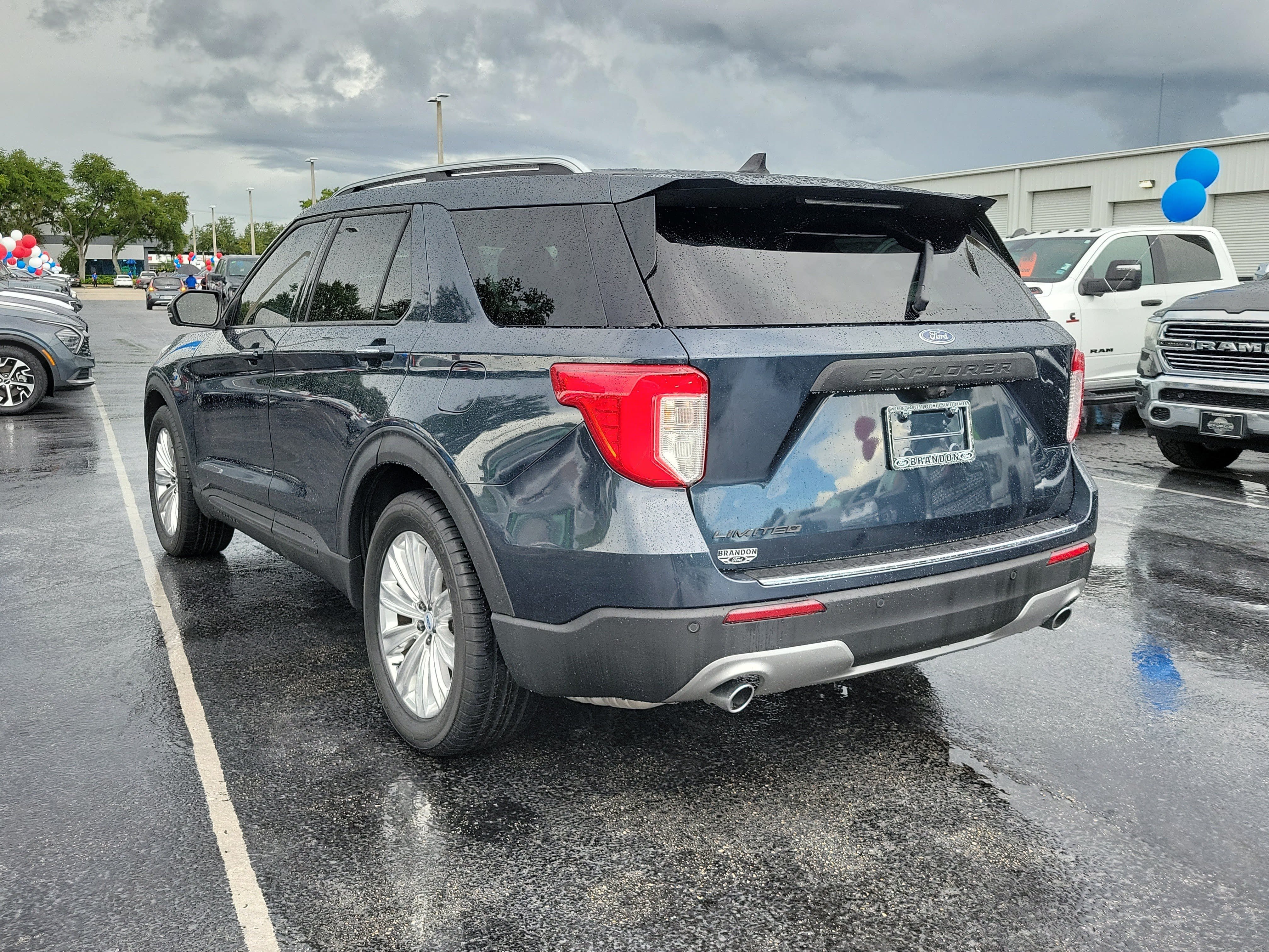 Certified 2023 Ford Explorer Limited w/ Limited Technology Package RWD image 7