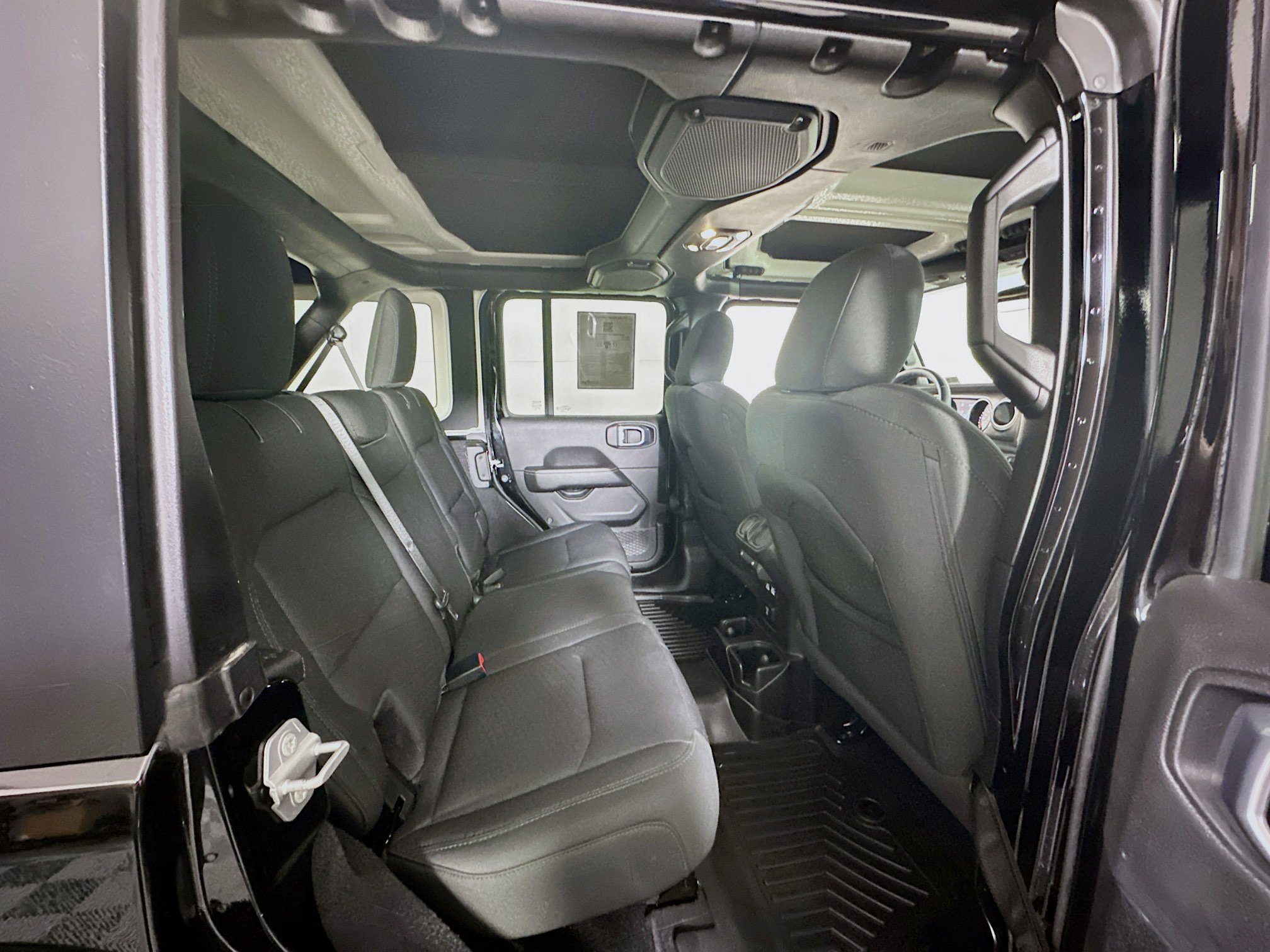 Used 2021 Jeep Wrangler Unlimited Sahara image 29