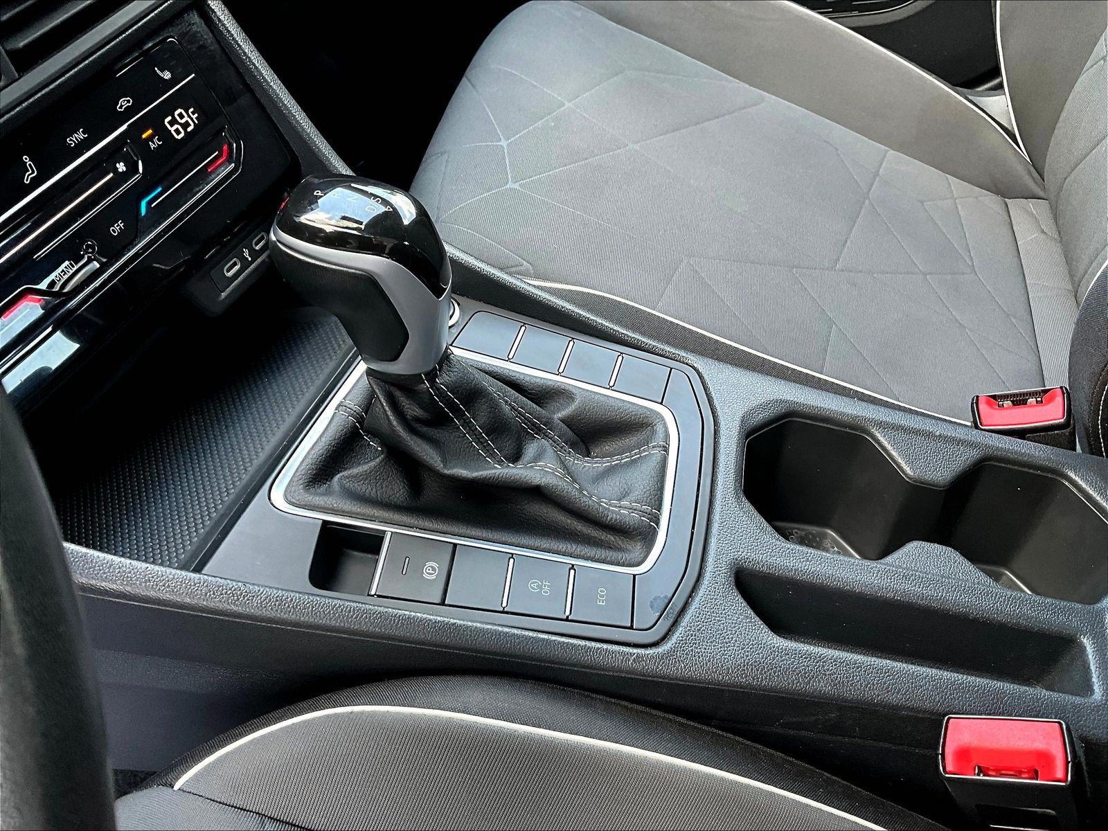 Used 2025 Volkswagen Jetta Sport FWD image 17