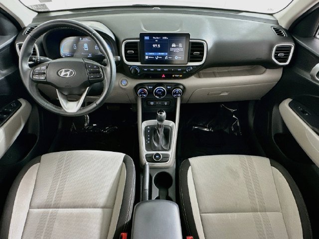 Used 2025 Hyundai Venue SEL FWD image 11