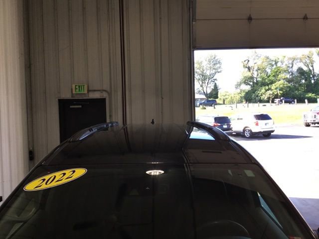 Used 2022 Chrysler Pacifica Touring-L image 9