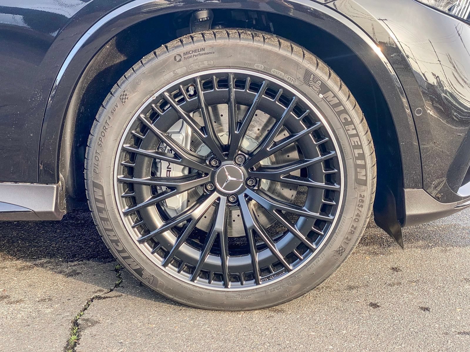 New 2025 Mercedes-Benz GLC 43 AMG 4MATIC image 9