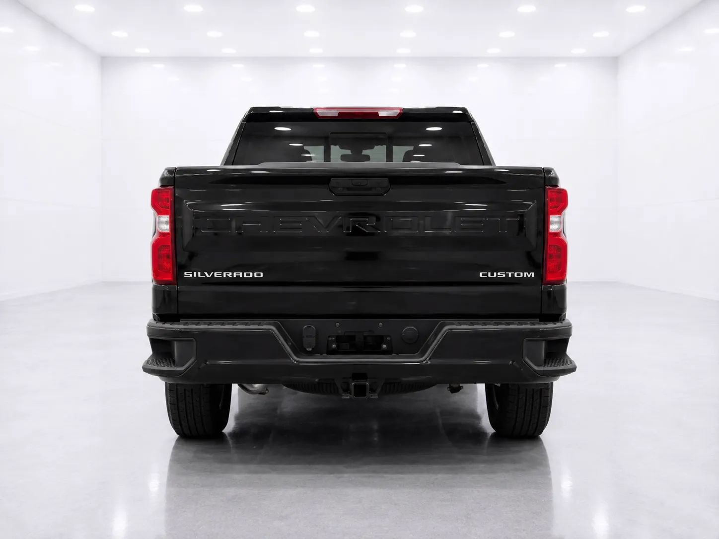 Used 2024 Chevrolet Silverado 1500 Custom AWD/4WD image 4