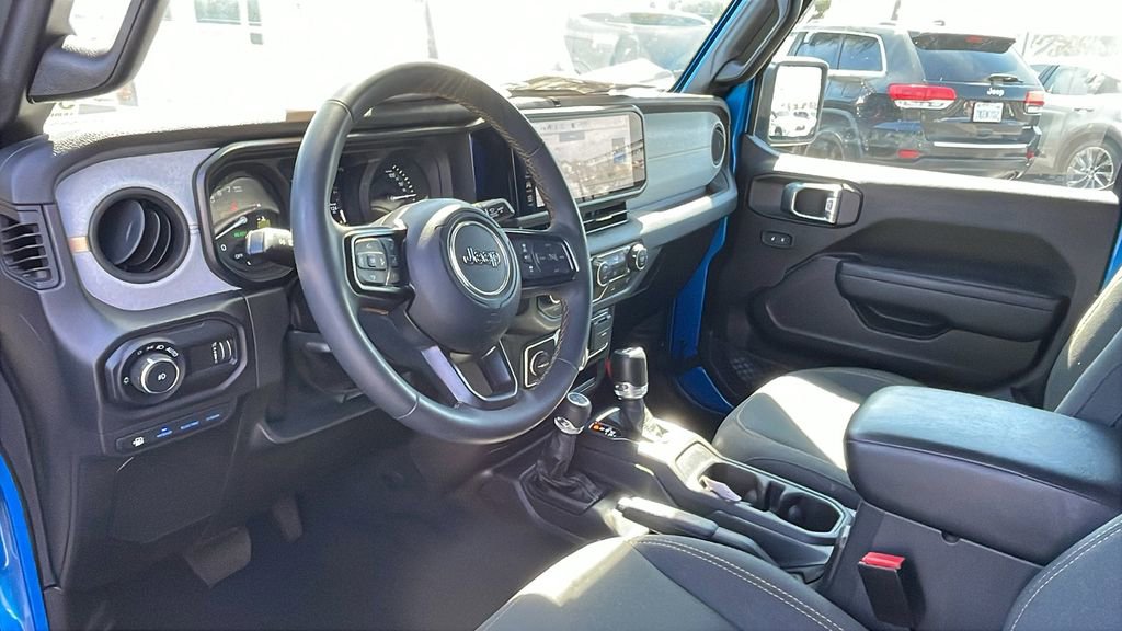 Used 2024 Jeep Wrangler Unlimited w/ Convenience Group image 11