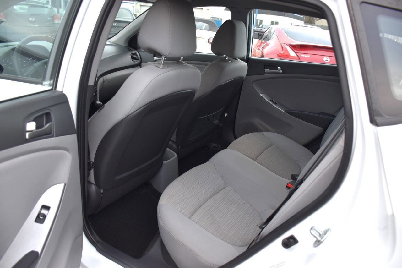 Used 2017 Hyundai Accent SE image 13