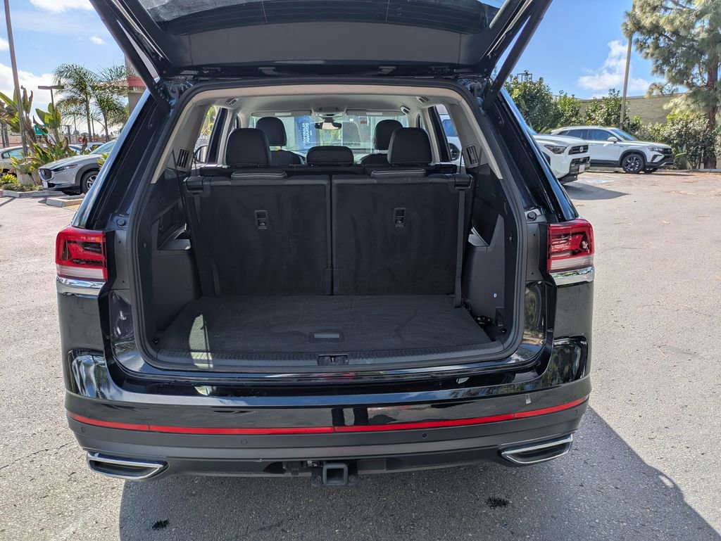 Used 2025 Volkswagen Atlas SE image 34