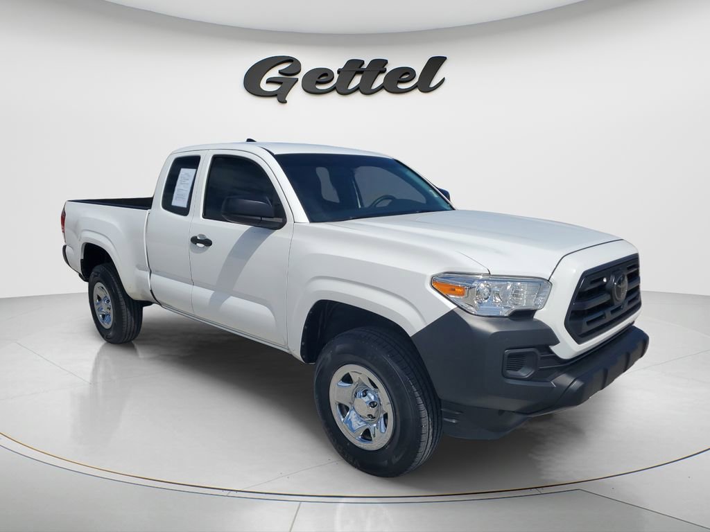 Used 2018 Toyota Tacoma SR image 3