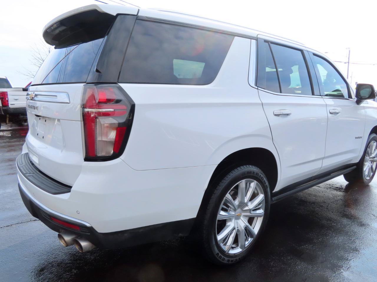 Used 2021 Chevrolet Tahoe High Country w/ Premium Package AWD/4WD image 17