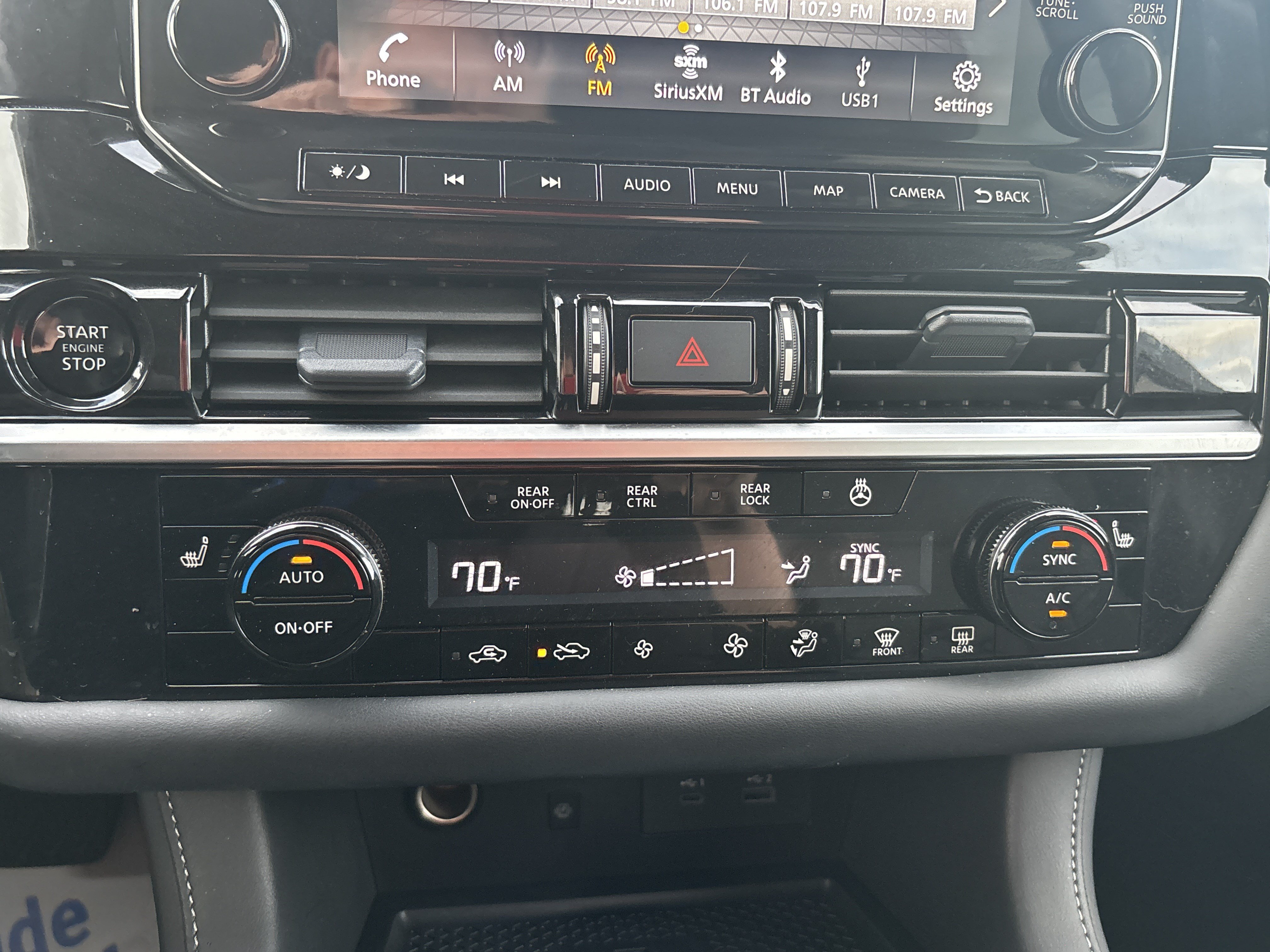 Used 2025 Nissan Pathfinder SL AWD/4WD image 15
