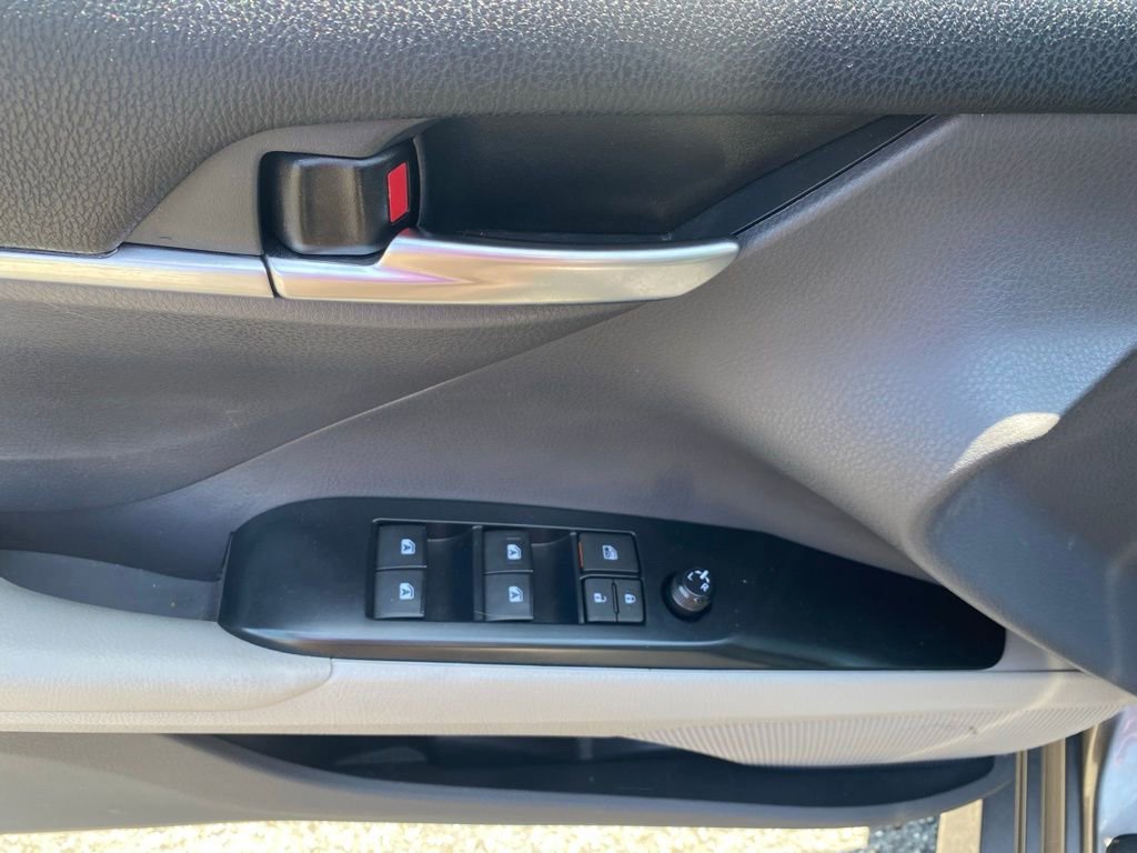 Used 2019 Toyota Camry LE FWD image 21