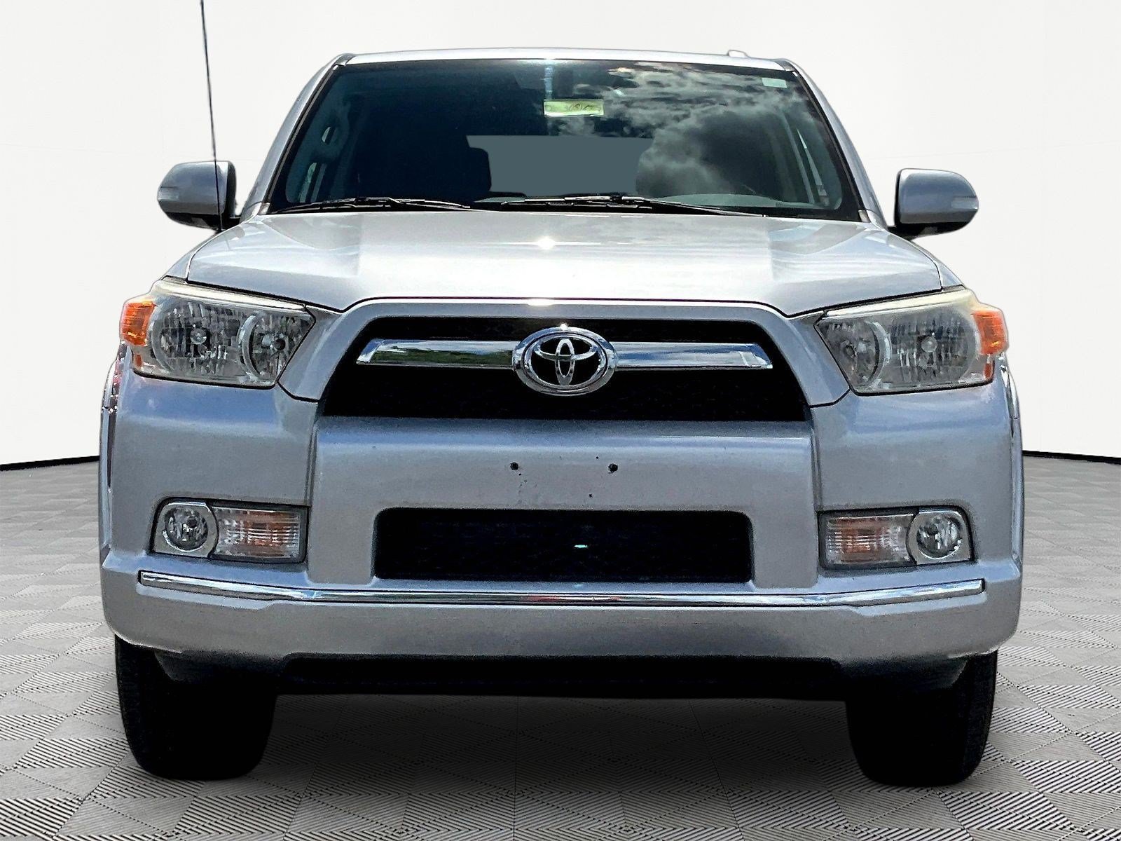 Used 2013 Toyota 4Runner SR5 AWD/4WD image 2