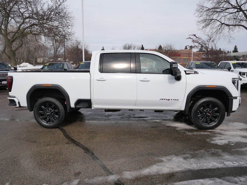 Used 2025 GMC Sierra 2500 AT4 image 11