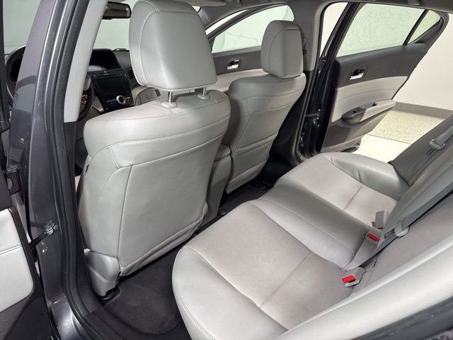 Used 2017 Acura ILX FWD image 25