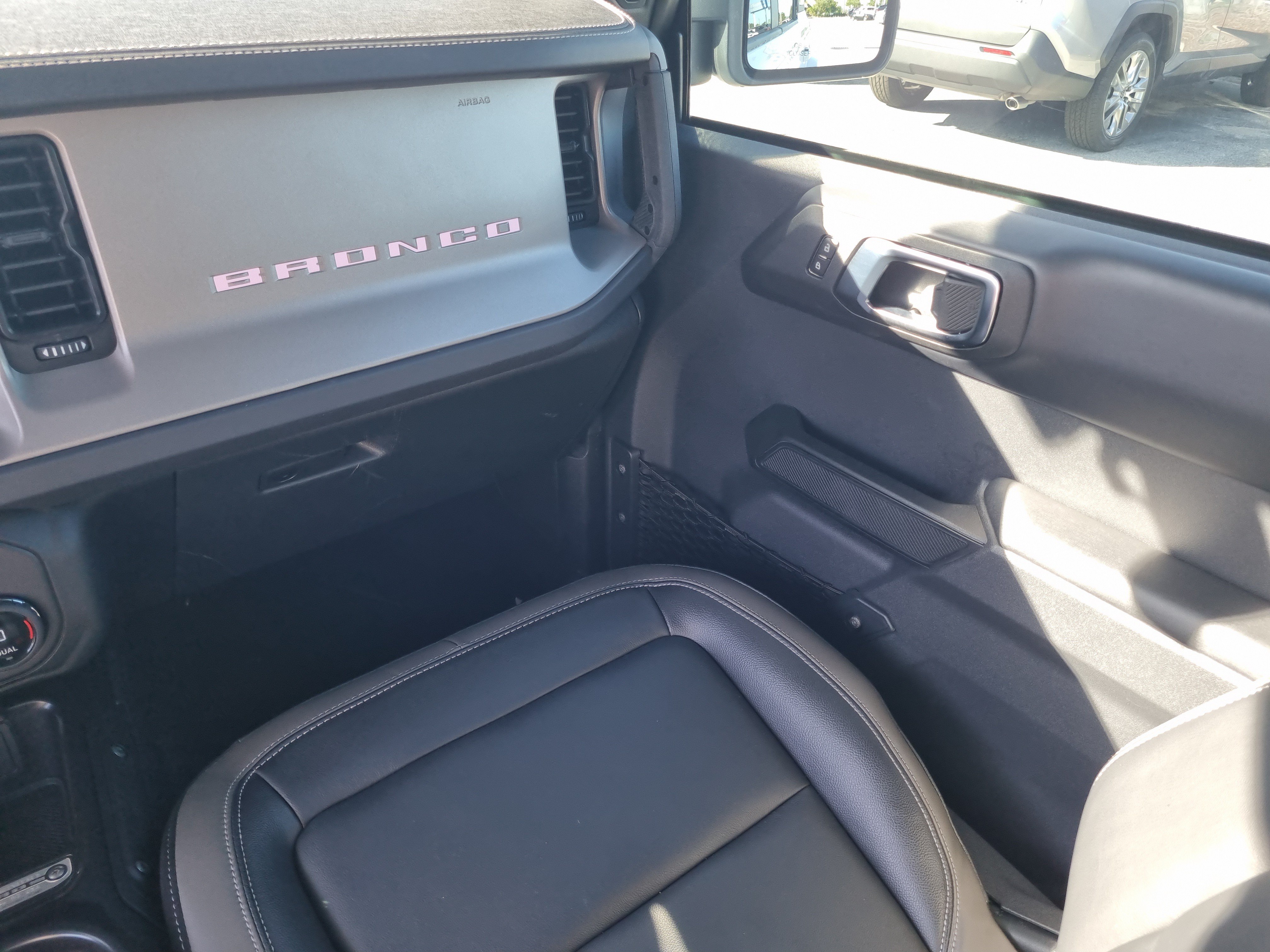 Used 2025 Ford Bronco Outer Banks AWD/4WD image 19