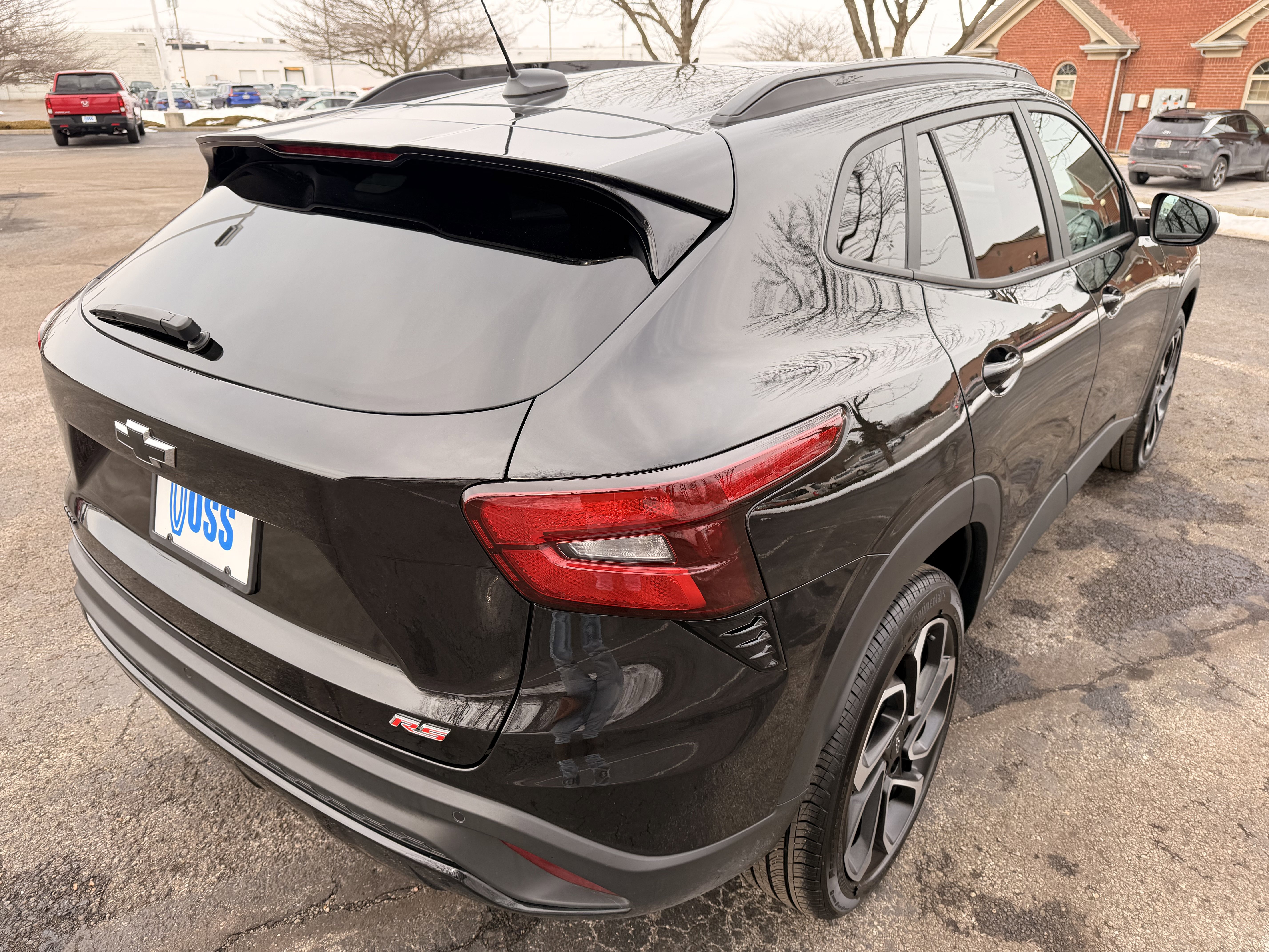 Used 2025 Chevrolet Trax RS w/ Sunroof Package image 3