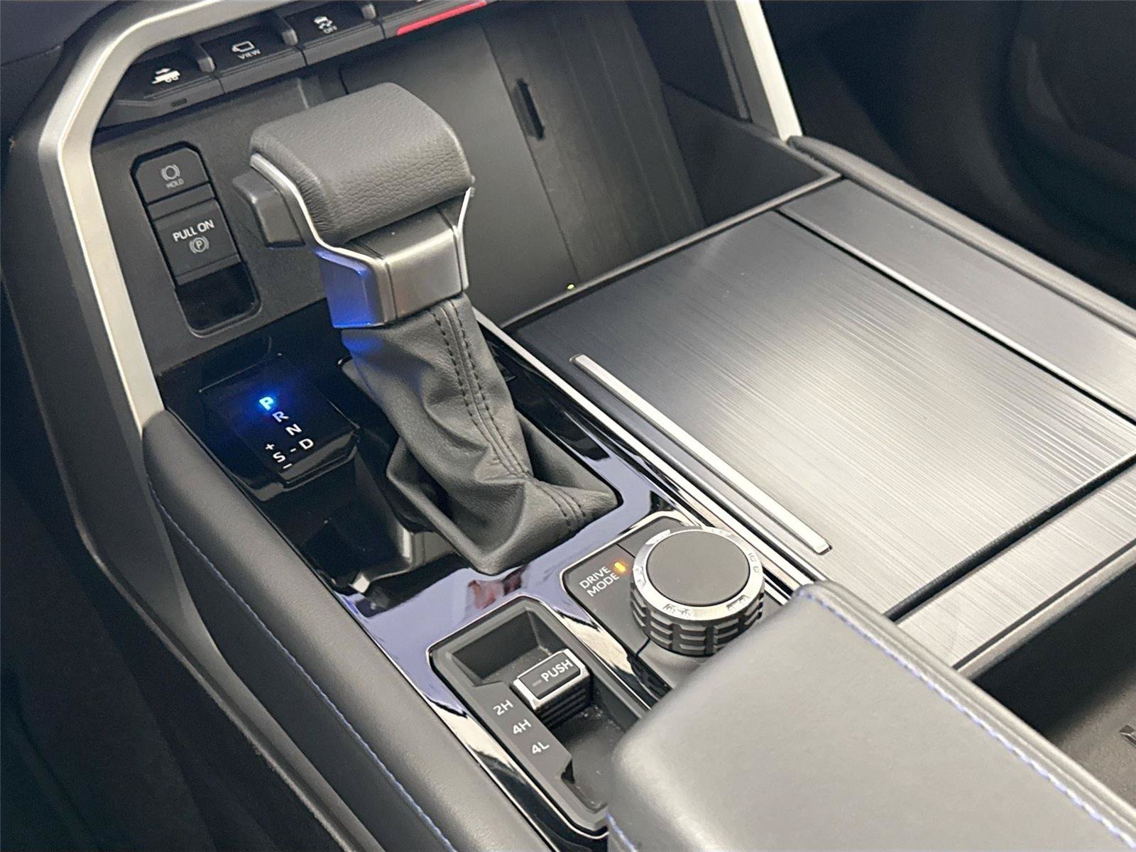 Certified 2025 Toyota Sequoia Platinum AWD/4WD image 28