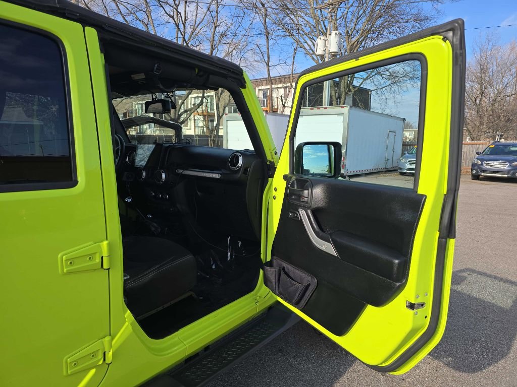 Used 2016 Jeep Wrangler Unlimited Sahara image 17