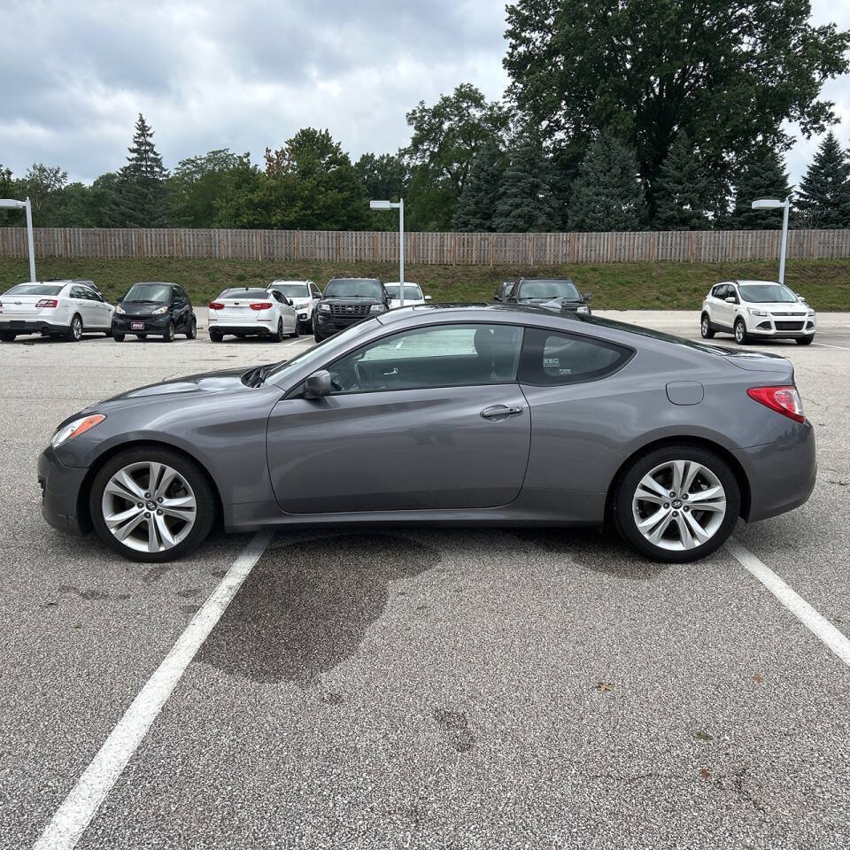 Used 2010 Hyundai Genesis 2.0T RWD image 4