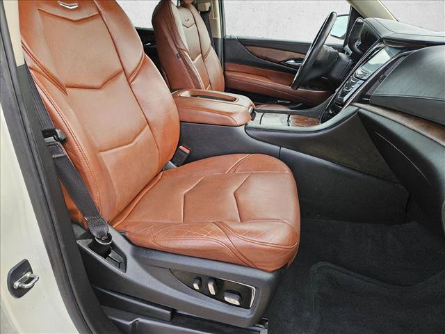 Used 2015 Cadillac Escalade Premium image 21