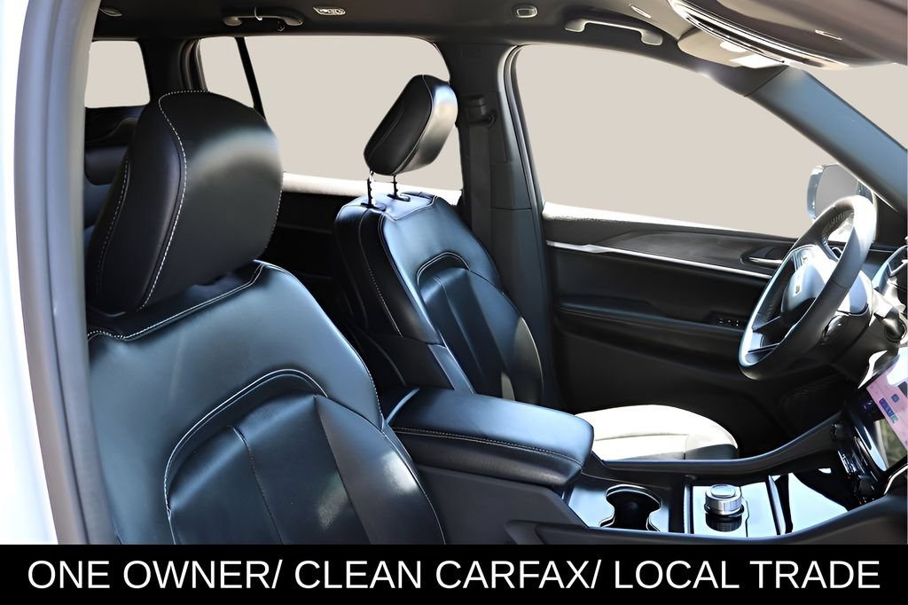 Used 2025 Jeep Grand Cherokee Limited RWD image 16