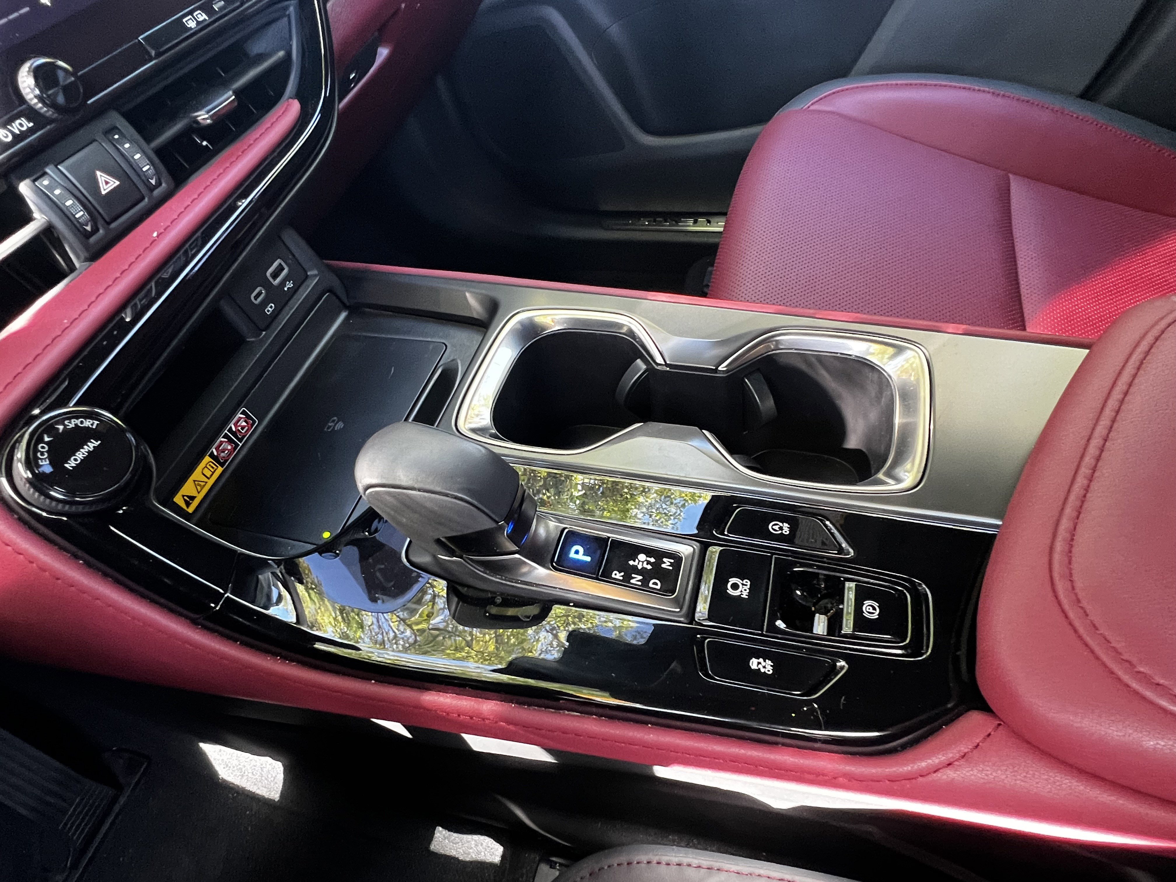 Used 2025 Lexus NX 250 FWD w/ Towing Package (2000 Lbs) image 27