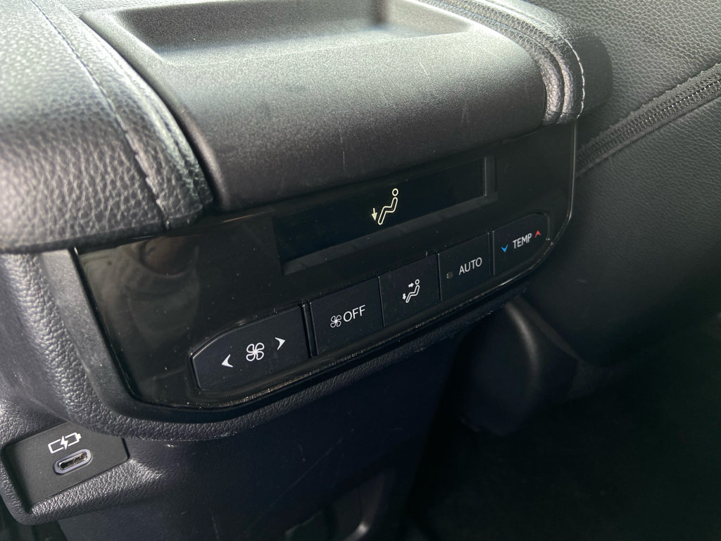 Used 2025 Toyota Grand Highlander AWD image 14