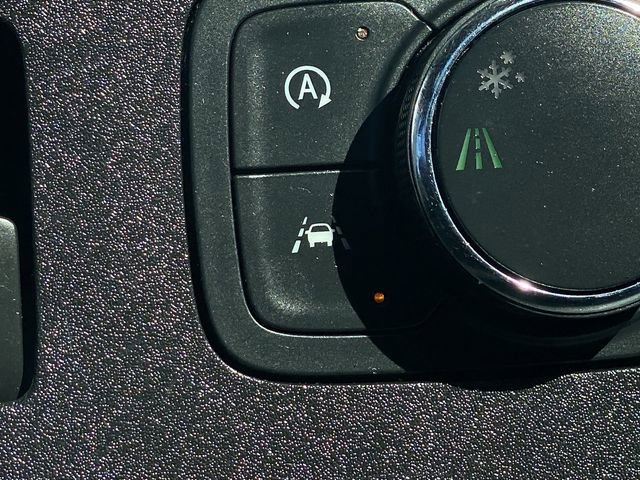 Used 2023 Chevrolet Traverse LT image 26