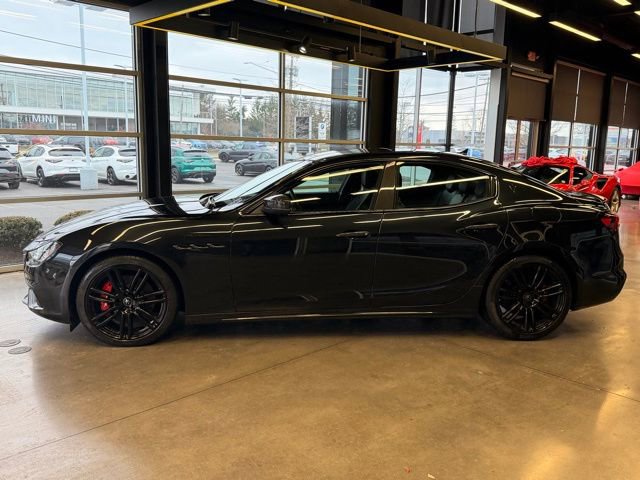 Used 2022 Maserati Ghibli Modena Q4 image 3