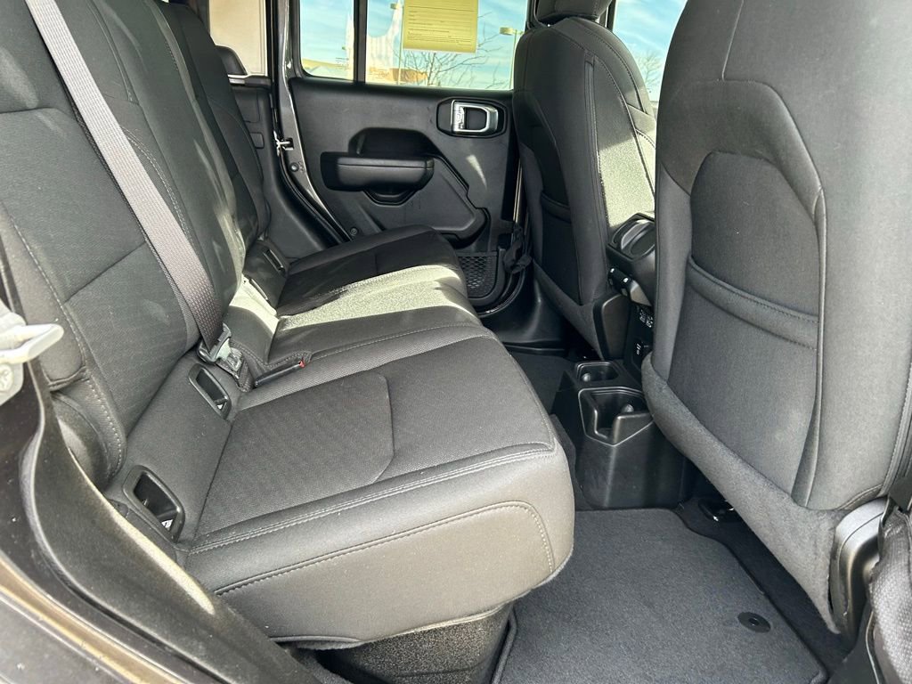 Used 2022 Jeep Gladiator Sport image 29