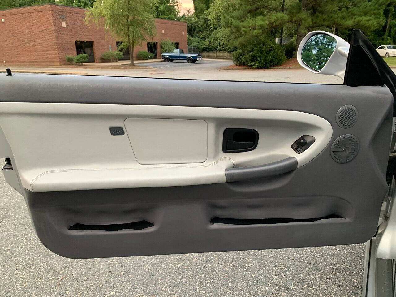 Used 1999 BMW M3 Convertible image 25