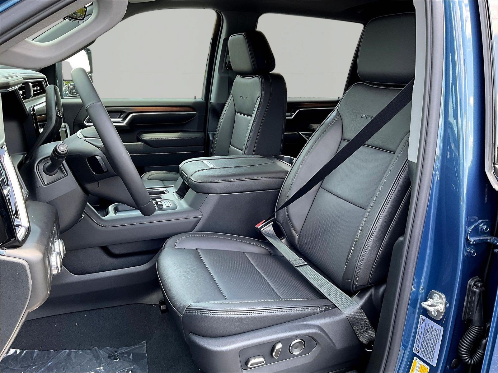 New 2026 GMC Sierra 2500 Denali w/ Denali Reserve Package AWD/4WD image 17