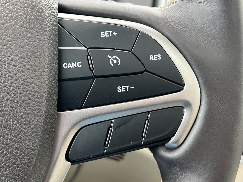 Used 2018 Jeep Grand Cherokee Overland image 35