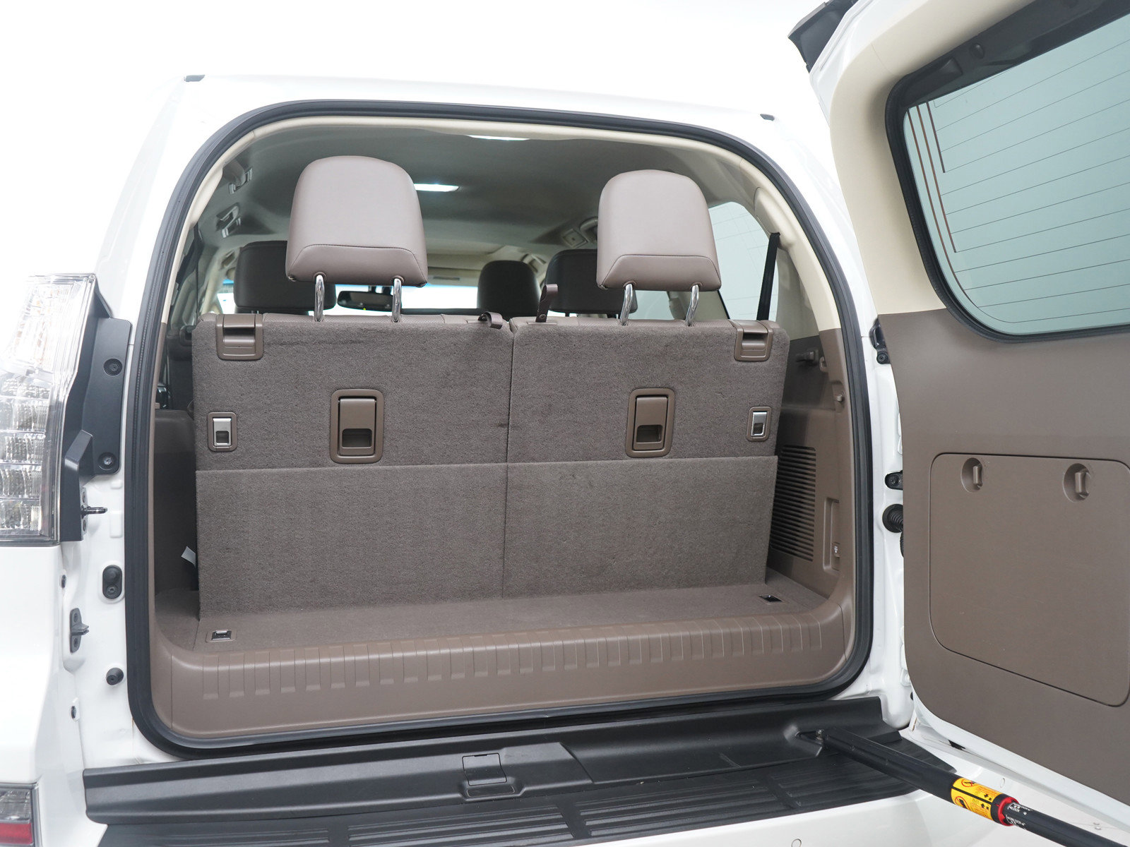 Used 2018 Lexus GX 460 Premium w/ Premium Package image 18