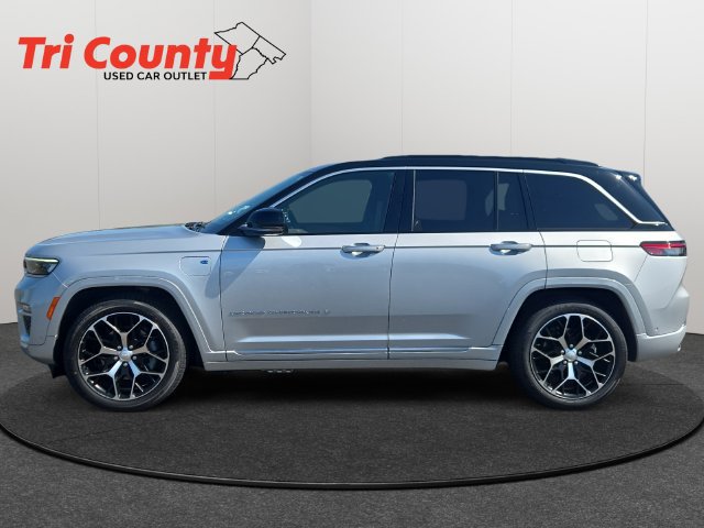 Used 2024 Jeep Grand Cherokee Summit AWD/4WD image 5