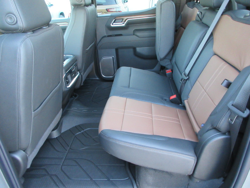 New 2026 Chevrolet Silverado 1500 High Country AWD/4WD image 16