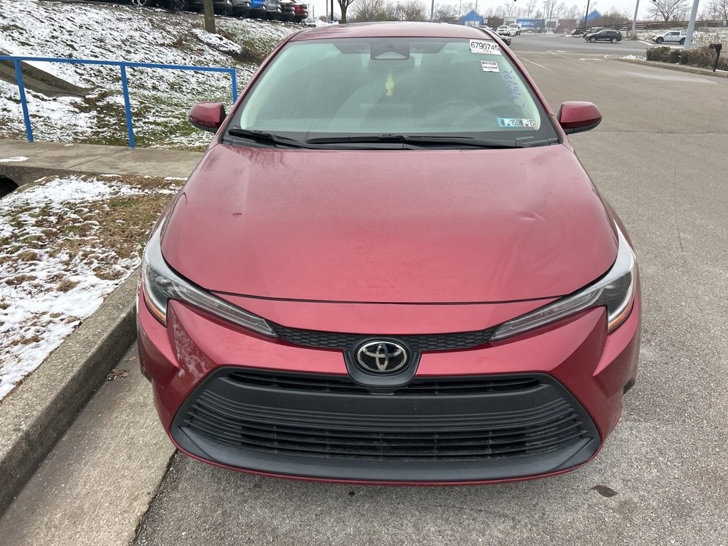 Used 2023 Toyota Corolla LE image 2