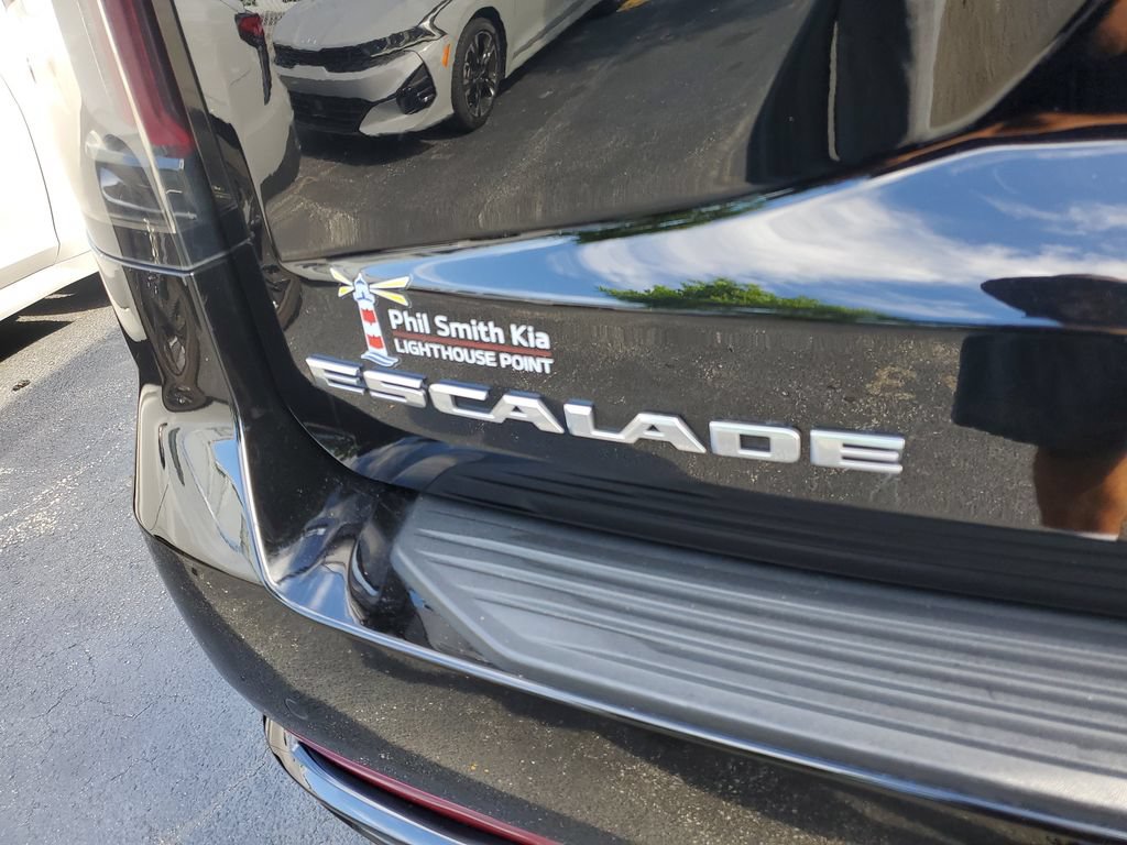 Used 2023 Cadillac Escalade Sport w/ LPO, Floor Liner Package AWD/4WD image 8