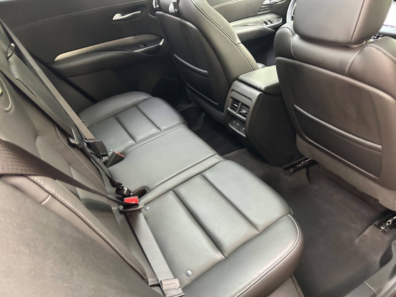 Used 2019 Cadillac XT4 Premium Luxury AWD/4WD image 8