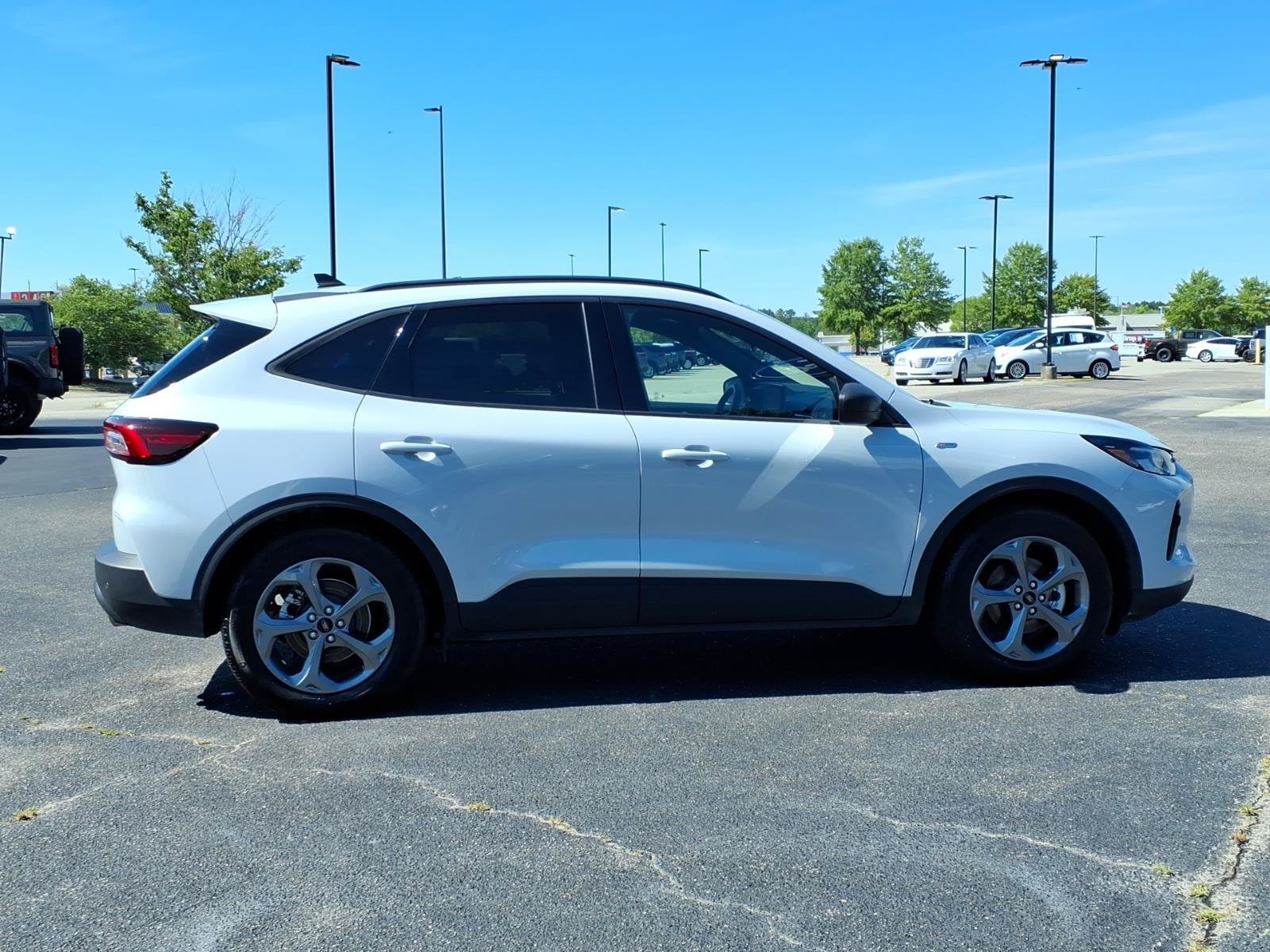 Used 2025 Ford Escape ST-Line w/ Tech Pack #1 FWD image 25