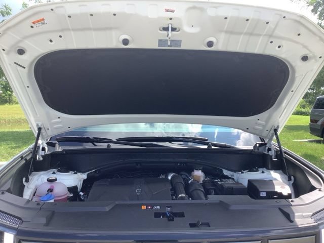 Certified 2025 Hyundai Santa Fe Limited AWD/4WD image 12