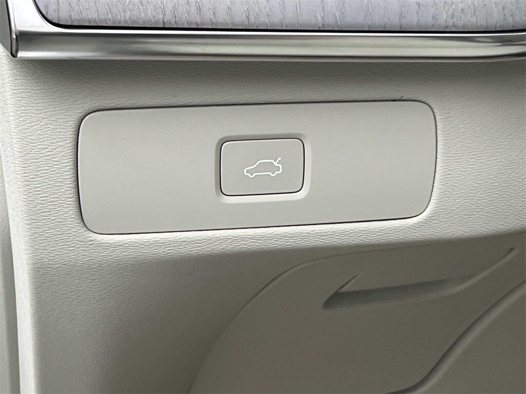 Certified 2026 Volvo XC90 B6 Ultra AWD/4WD image 24
