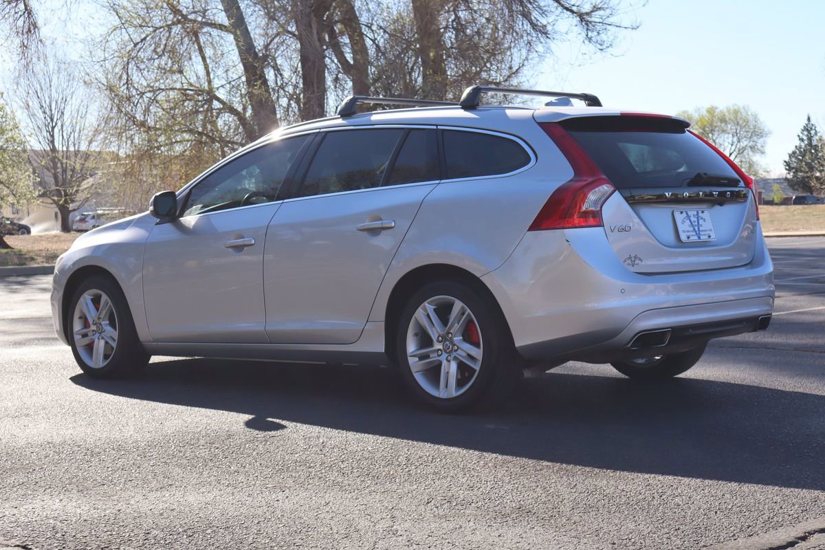 Used 2015 Volvo V60 T5 Platinum image 7
