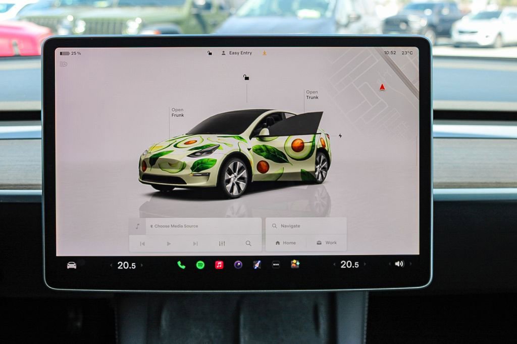 Used 2024 Tesla Model Y Long Range image 15