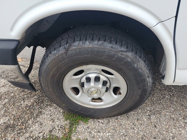 Used 2020 Chevrolet Express 2500 w/ Driver Convenience Package image 24