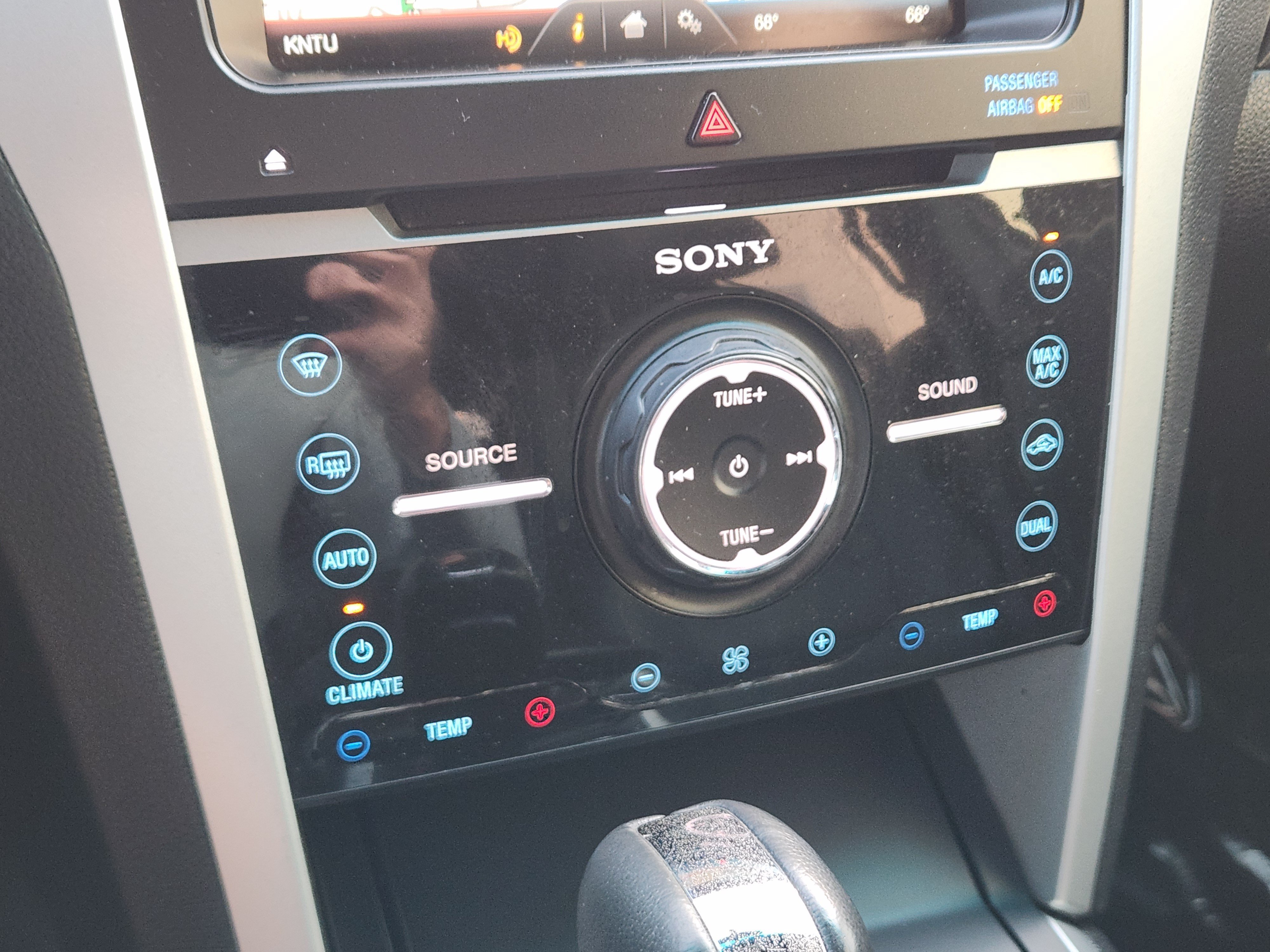 Used 2014 Ford Explorer Sport w/ Equipment Group 401A AWD/4WD image 19