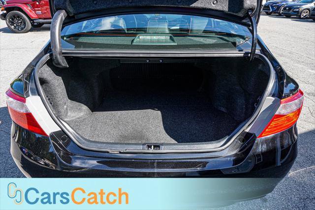 Used 2016 Toyota Camry SE image 36