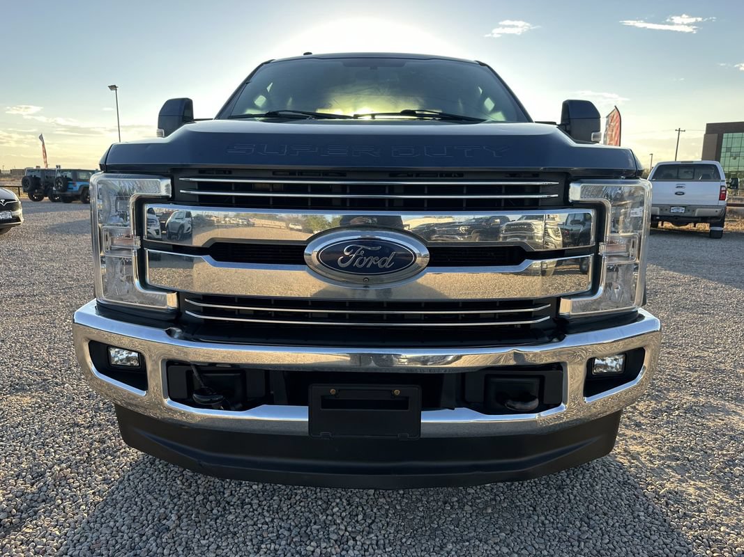 Used 2018 Ford F250 Lariat w/ Lariat Value Package AWD/4WD image 3
