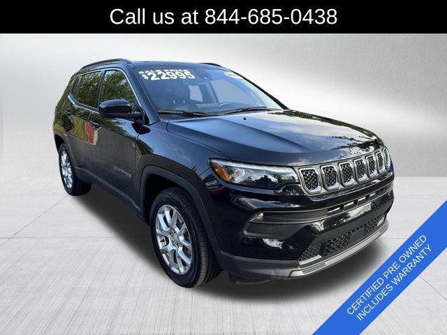 Certified 2023 Jeep Compass Latitude w/ Sun and Sound Group AWD/4WD image 3