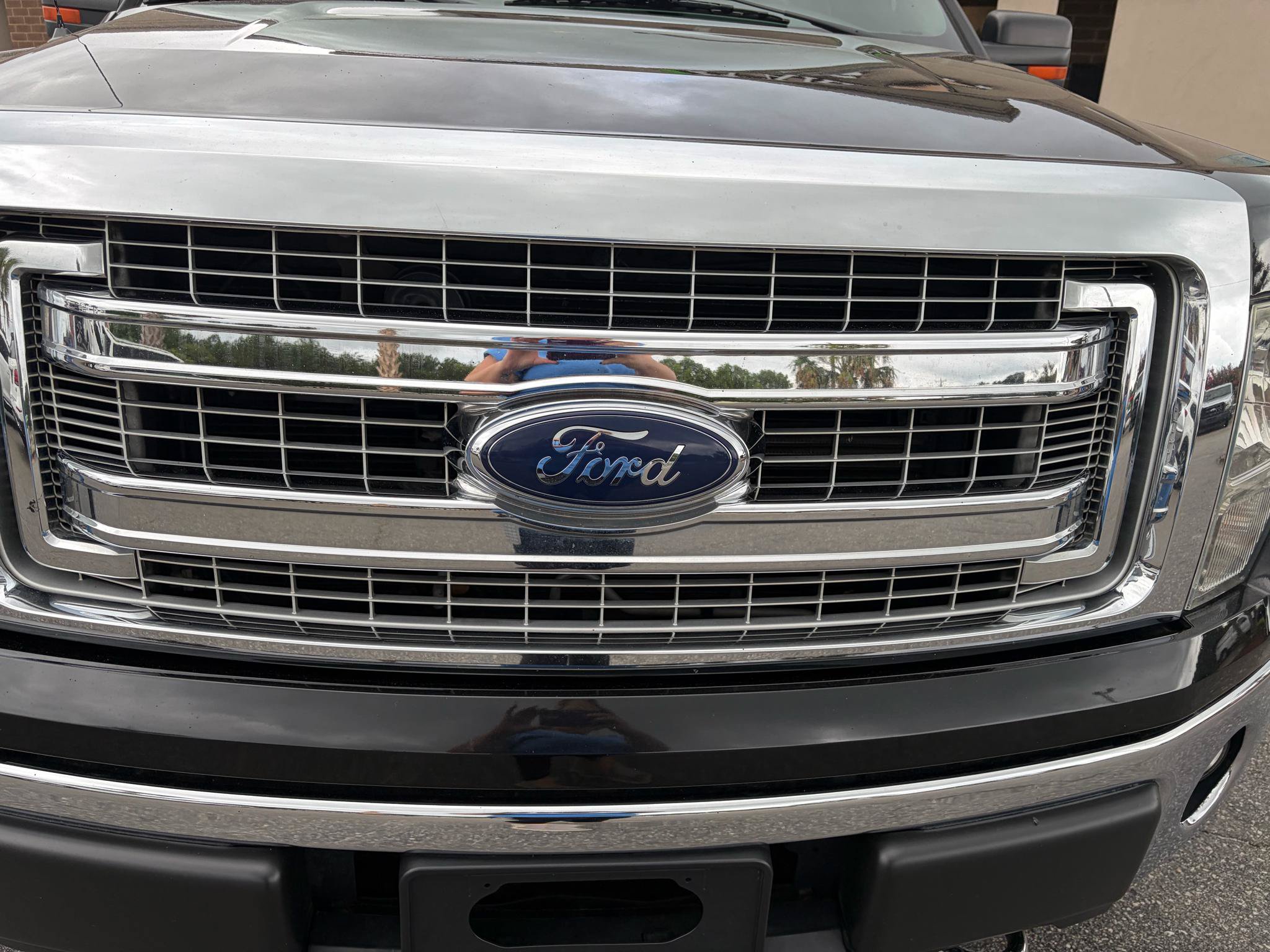 Used 2013 Ford F150 XLT w/ Luxury Equipment Group AWD/4WD image 2