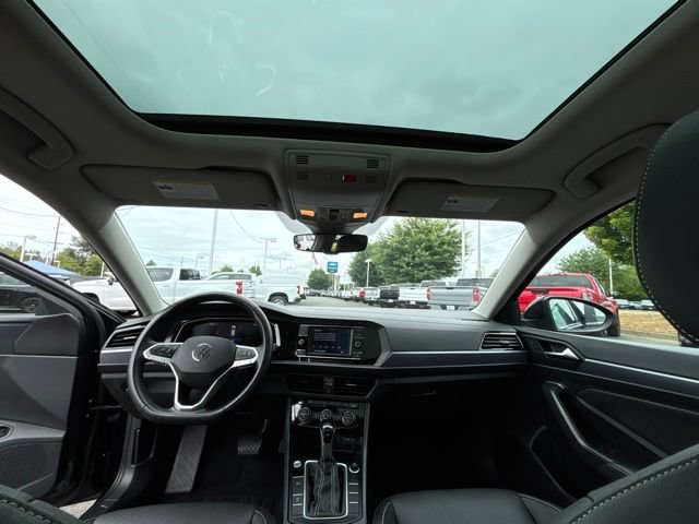 Used 2024 Volkswagen Jetta SE FWD image 39